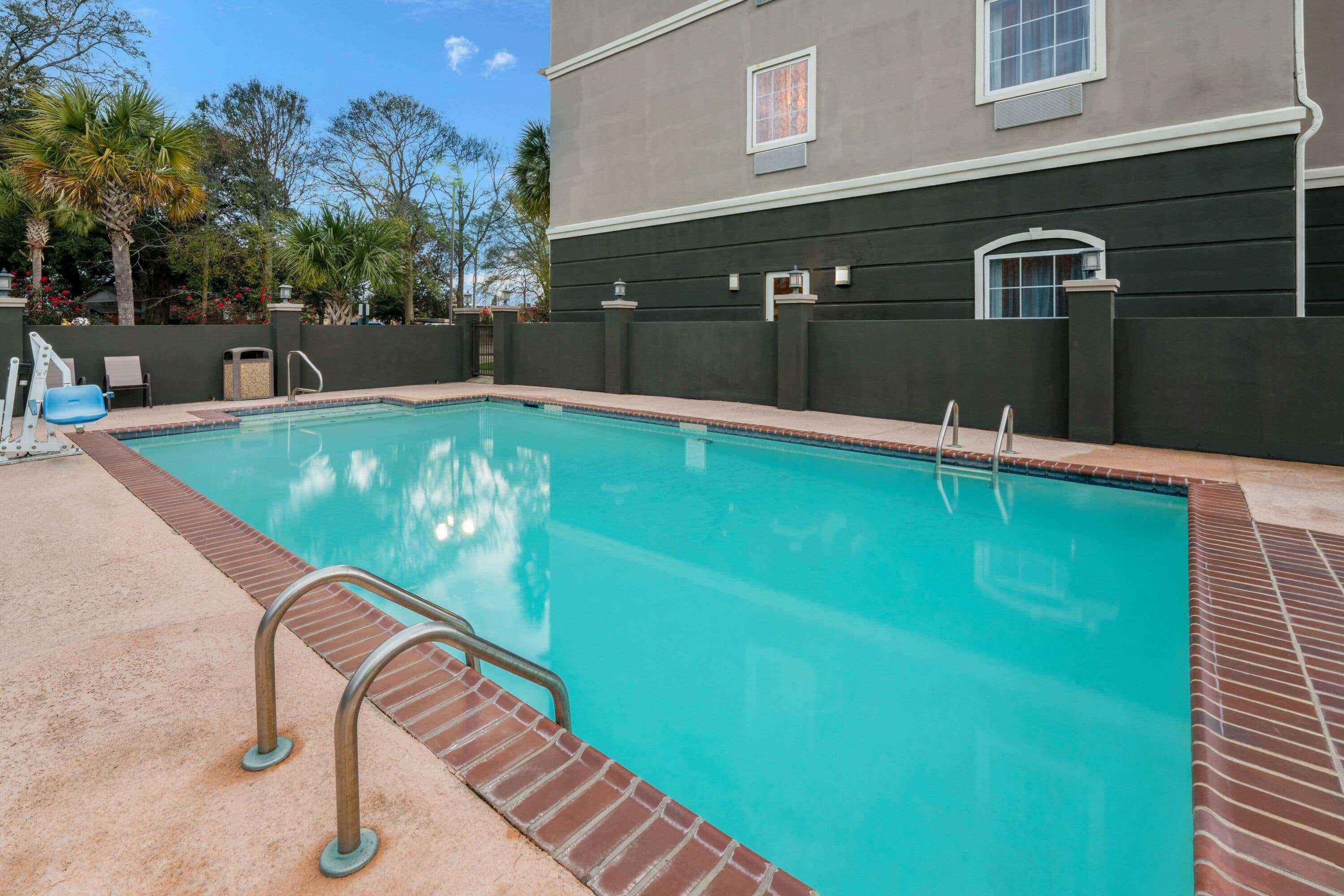 La Quinta & By Wyndham - Lafayette Area Broussard